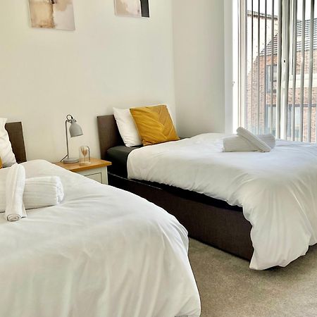 The Parkes A Stylish 3Br House, 5 Mins From Central Birmingham Close To The Edgbaston Stadium, The Hippodrome, Uob, Aston And Bcu, China Town, Kings Heath Bhx Airport And Much More Экстерьер фото