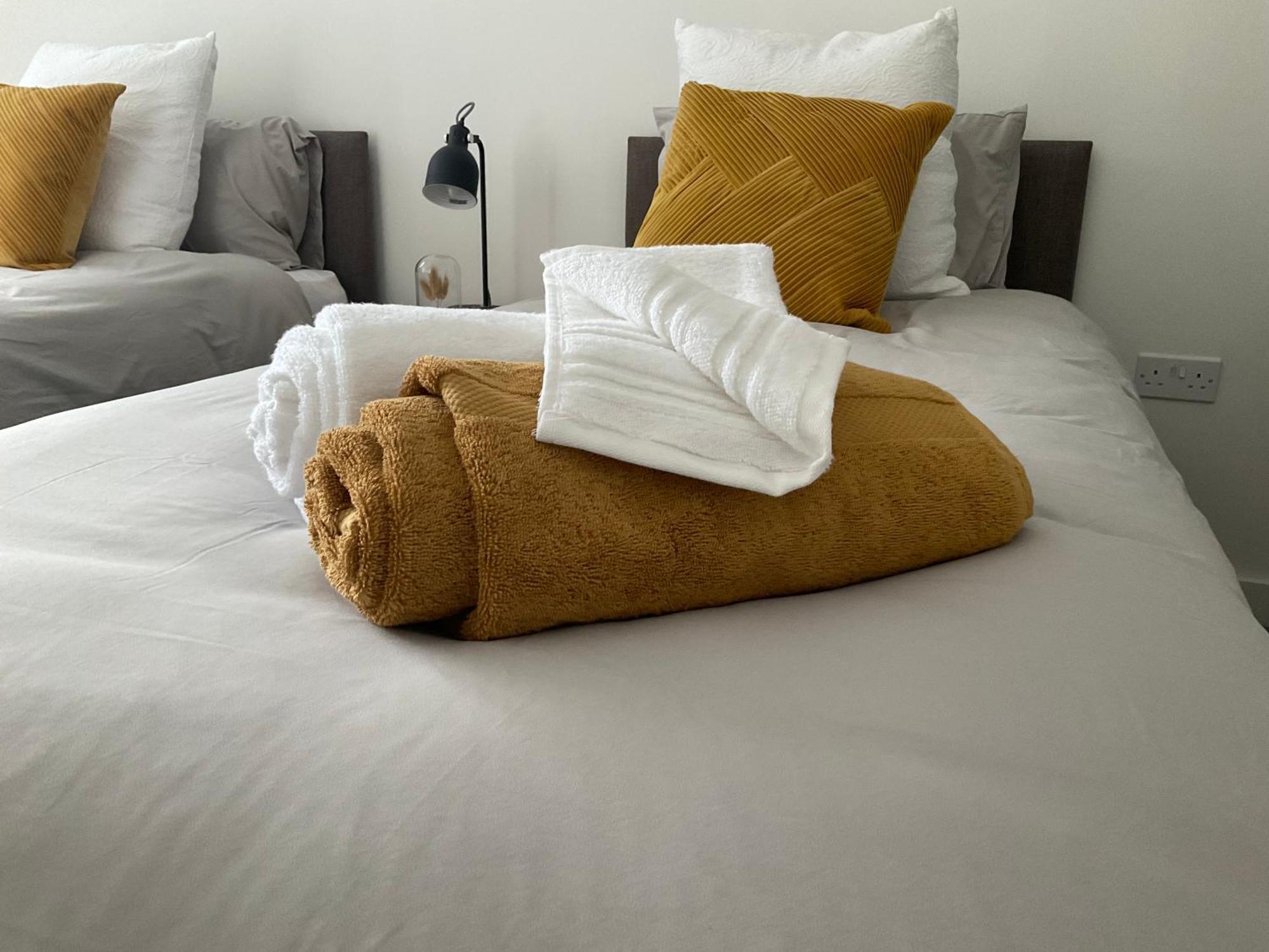 The Parkes A Stylish 3Br House, 5 Mins From Central Birmingham Close To The Edgbaston Stadium, The Hippodrome, Uob, Aston And Bcu, China Town, Kings Heath Bhx Airport And Much More Экстерьер фото