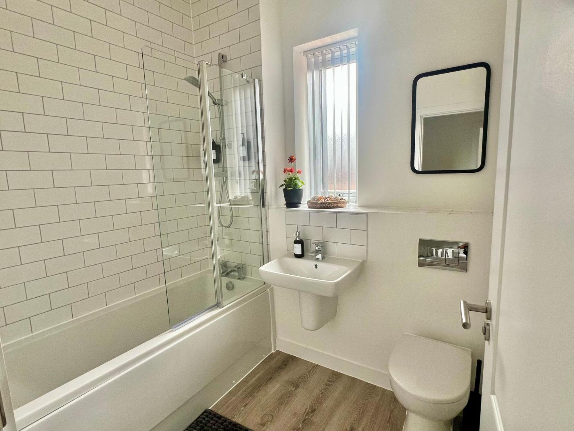 The Parkes A Stylish 3Br House, 5 Mins From Central Birmingham Close To The Edgbaston Stadium, The Hippodrome, Uob, Aston And Bcu, China Town, Kings Heath Bhx Airport And Much More Экстерьер фото