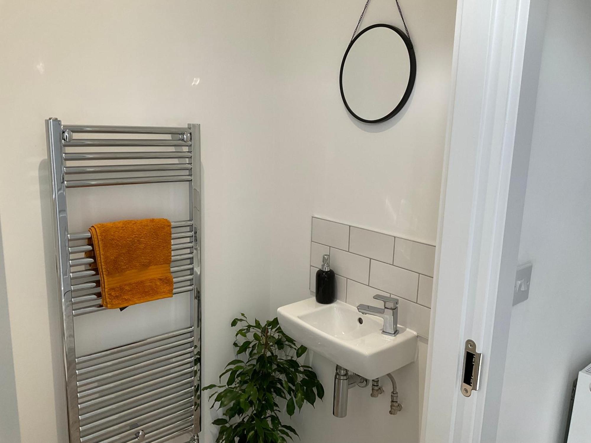 The Parkes A Stylish 3Br House, 5 Mins From Central Birmingham Close To The Edgbaston Stadium, The Hippodrome, Uob, Aston And Bcu, China Town, Kings Heath Bhx Airport And Much More Экстерьер фото