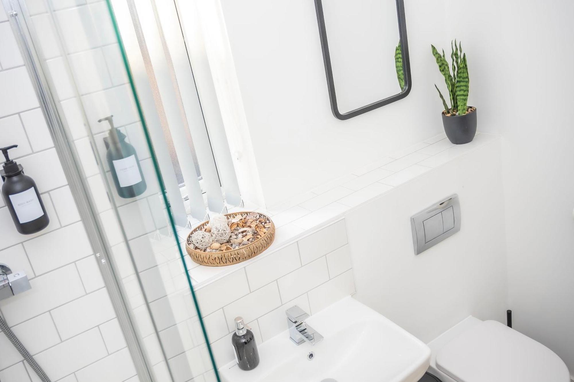 The Parkes A Stylish 3Br House, 5 Mins From Central Birmingham Close To The Edgbaston Stadium, The Hippodrome, Uob, Aston And Bcu, China Town, Kings Heath Bhx Airport And Much More Экстерьер фото